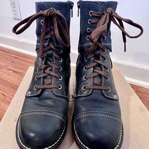TAOS Crave Boot Womens Size 7M Blue Ink